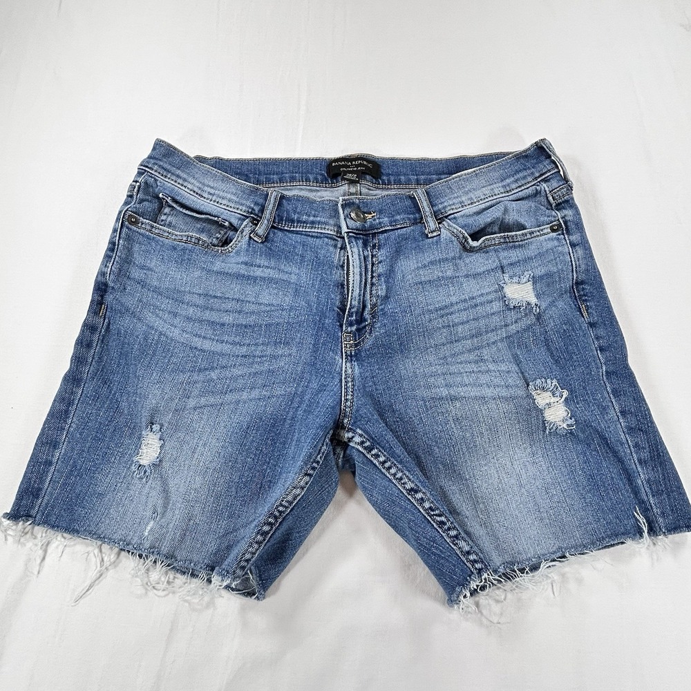 Banana Republic Women's Size 28/6 Girlfriend Jean Distressed Shorts 5.5" Inseam
